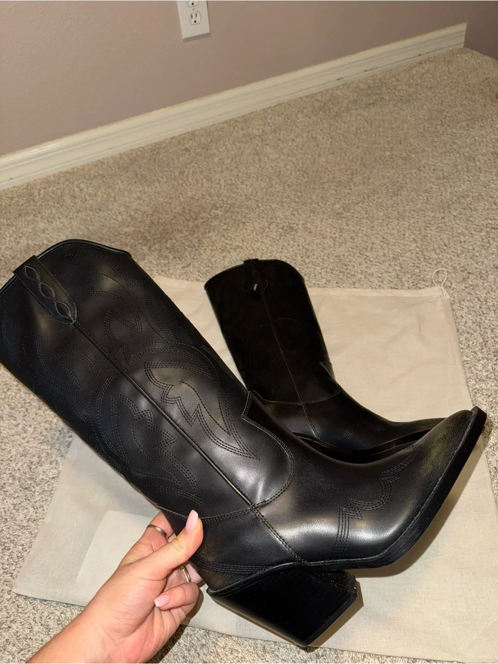 Zara Black Pointed-Toe Western Boots